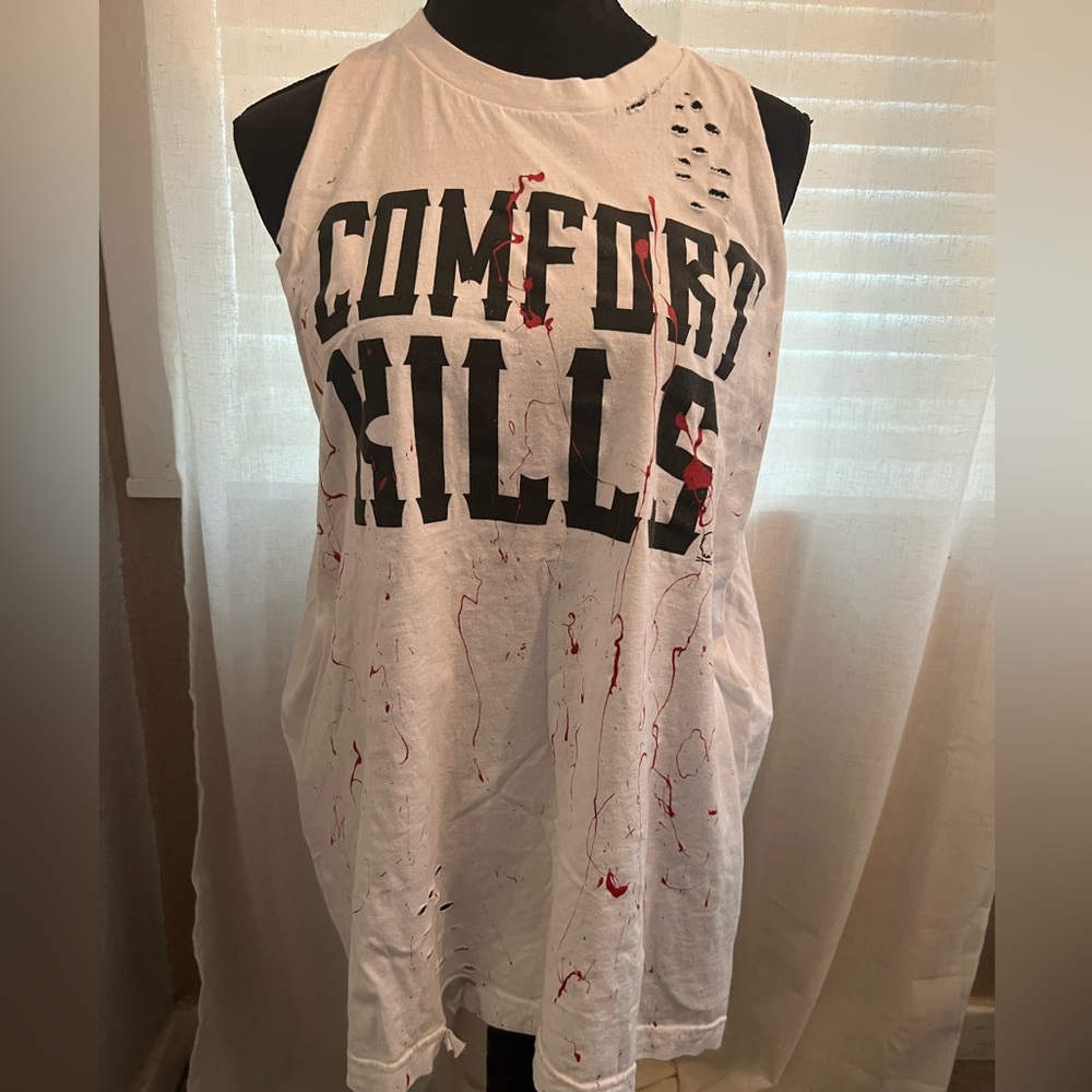 Xl dive clothing company muscle tank distressed paint splattered super CUTE! 🔥